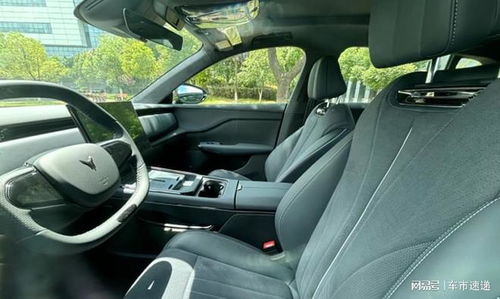 岚图知音 新五座纯电车型即将上市，内饰曝光并配备5C快充技术